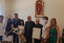 Avellino| Gli Architetti consegnano al vescovo Aiello una pergamena per la sua azione in città