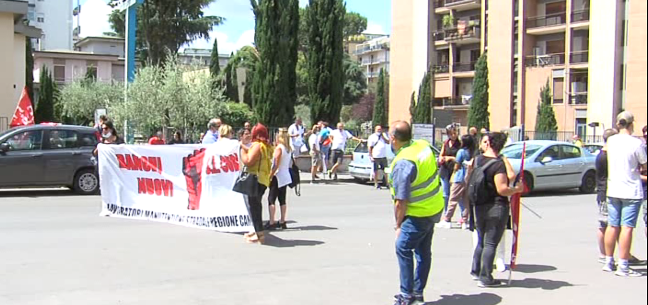 Lavoratori in protesta: “chiediamo un Tavolo sindacale per una mediazione”