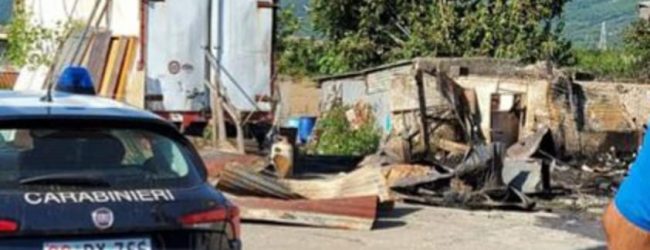 Montoro| Incendio nella notte distrugge ricovero per attrezzi e galline, indagini in corso