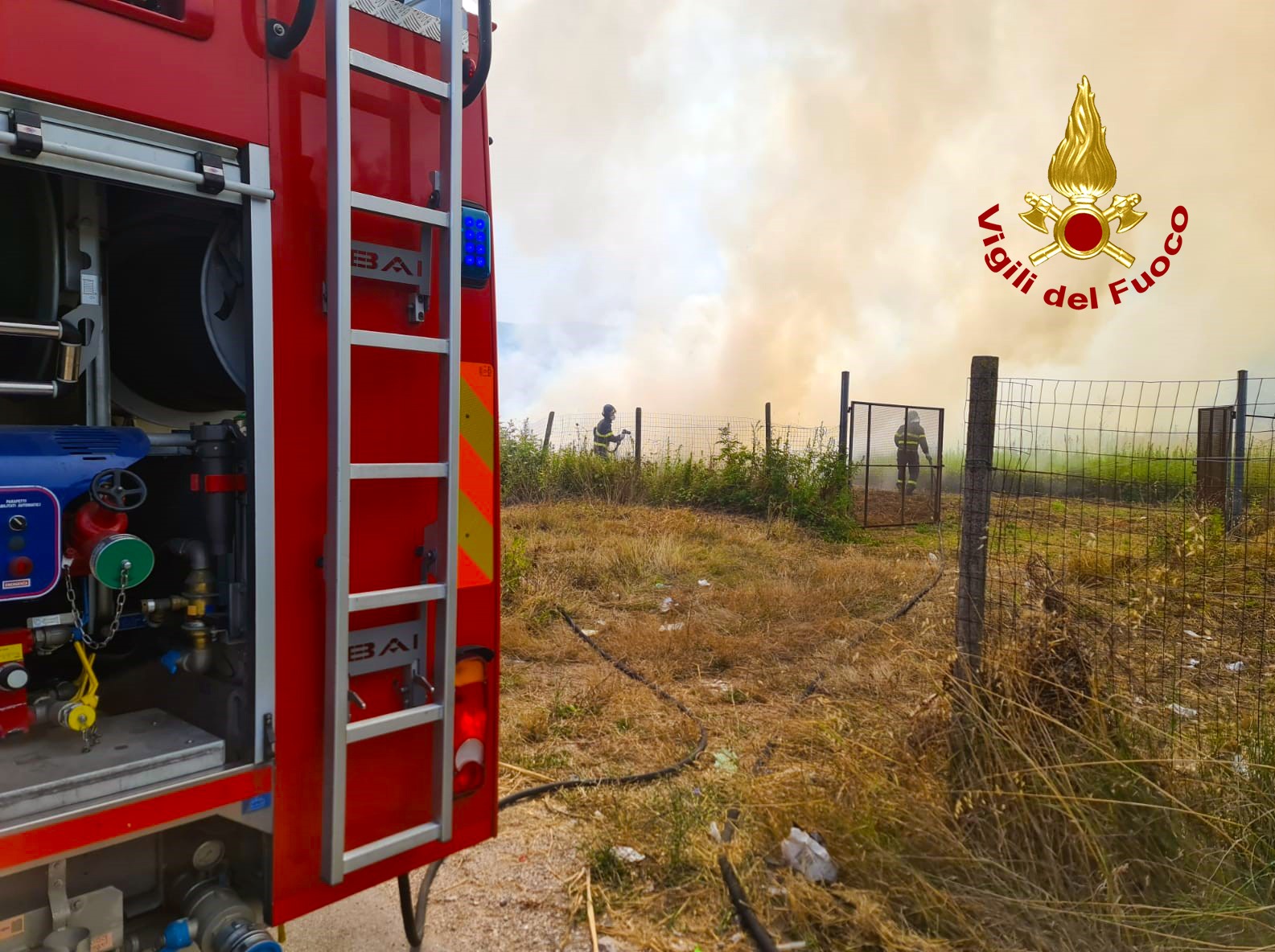 Incendio sul raccordo autostradale Avellino-Salerno, pronto intervento dei Vigili del Fuoco