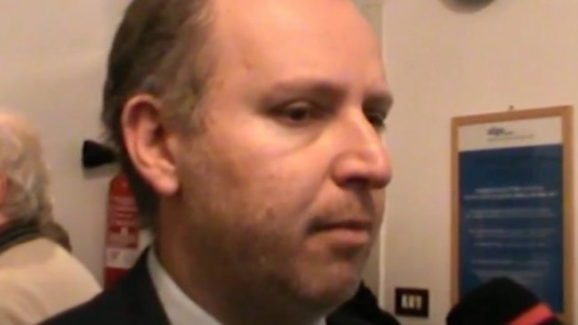 “Scuole chiuse in Campania se i ragazzi non si vaccinano”: il Codacons attacca De Luca e scrive a Draghi