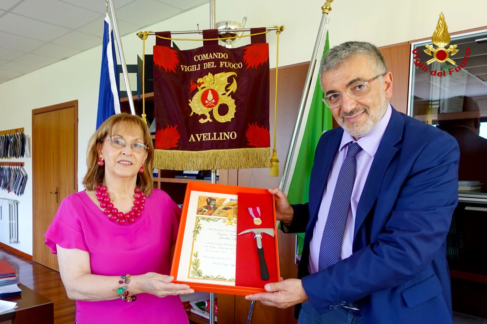 Al Comando dei Vigili del Fuoco di Avellino cerimonia di pensionamento del Direttore Lippo