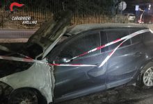 Capriglia Irpina| Auto data alle fiamme per due volte nella notte, indagano i carabinieri
