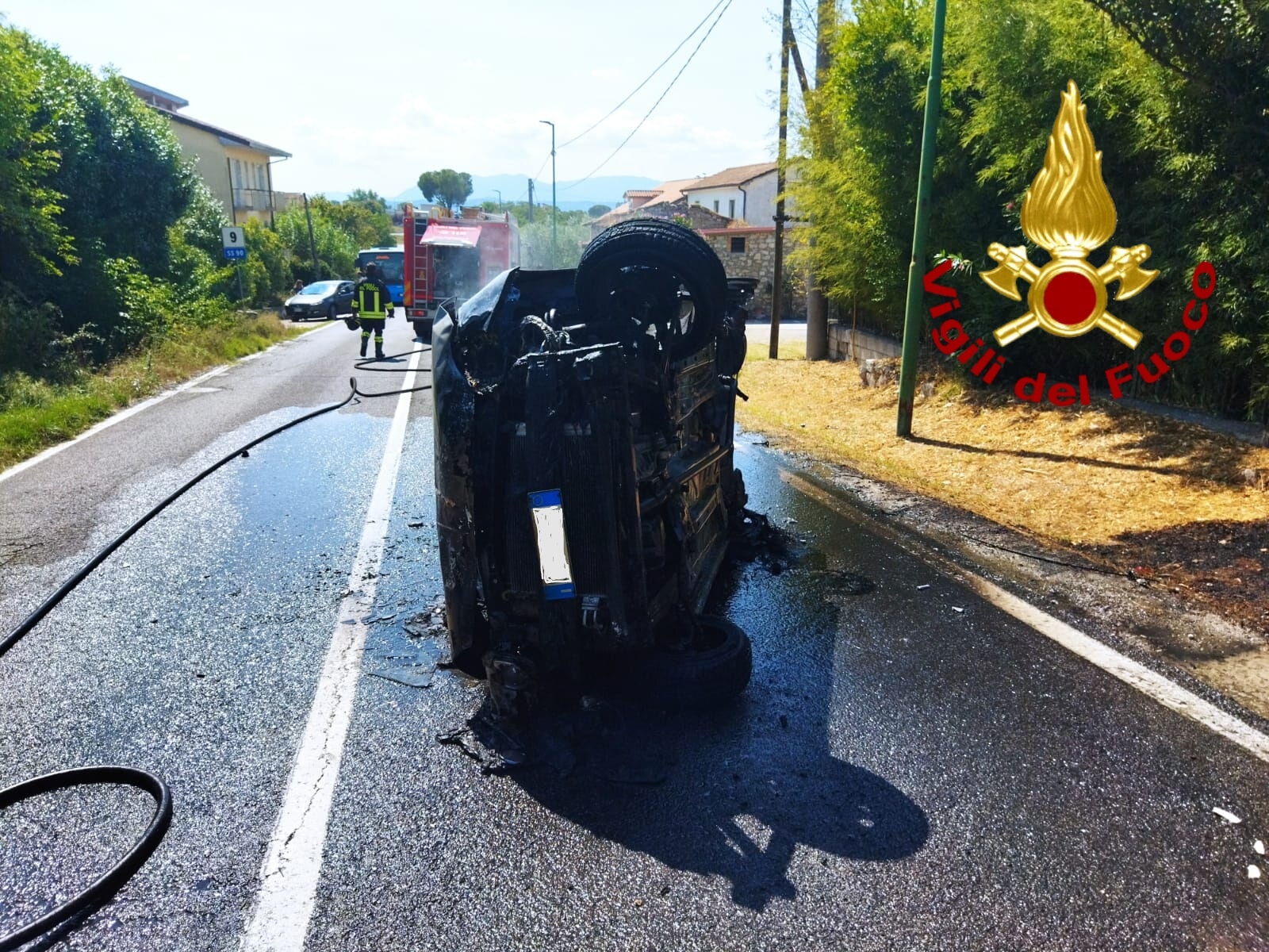 Grottaminarda| Auto sbanda, si ribalta e s’incendia: 35enne in ospedale