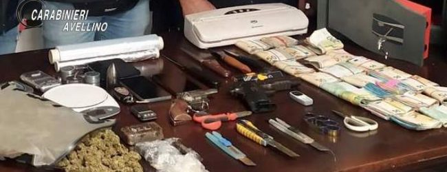 Montoro| Fratelli pusher in manette: sequestrati hashish, marijuana, pistole scacciacani e 23mila euro