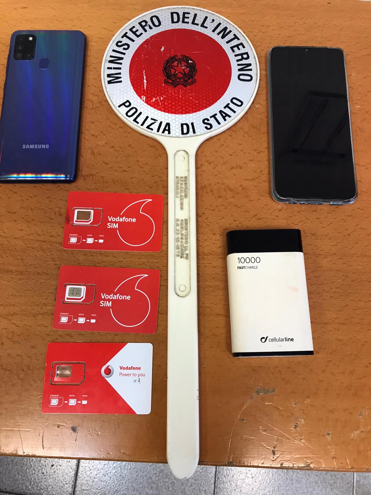 Benevento| Tentano di acquistare Iphone e Playstation 5 con documenti falsi, denunciati due napoletani