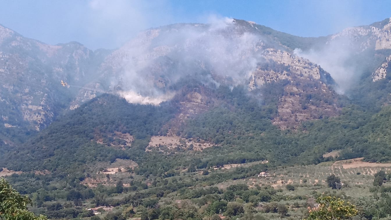 Faicchio: ancora in fiamme il Monte Erbano