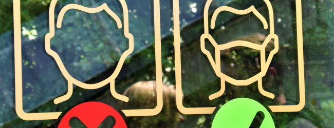 Covid, in Campania obbligo mascherine all’aperto prorogato fino al 31 ottobre