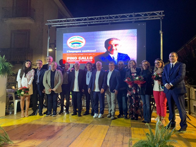 Rotondi verso il voto, grande partecipazione per il primo comizio di “ViviAmo Rotondi”