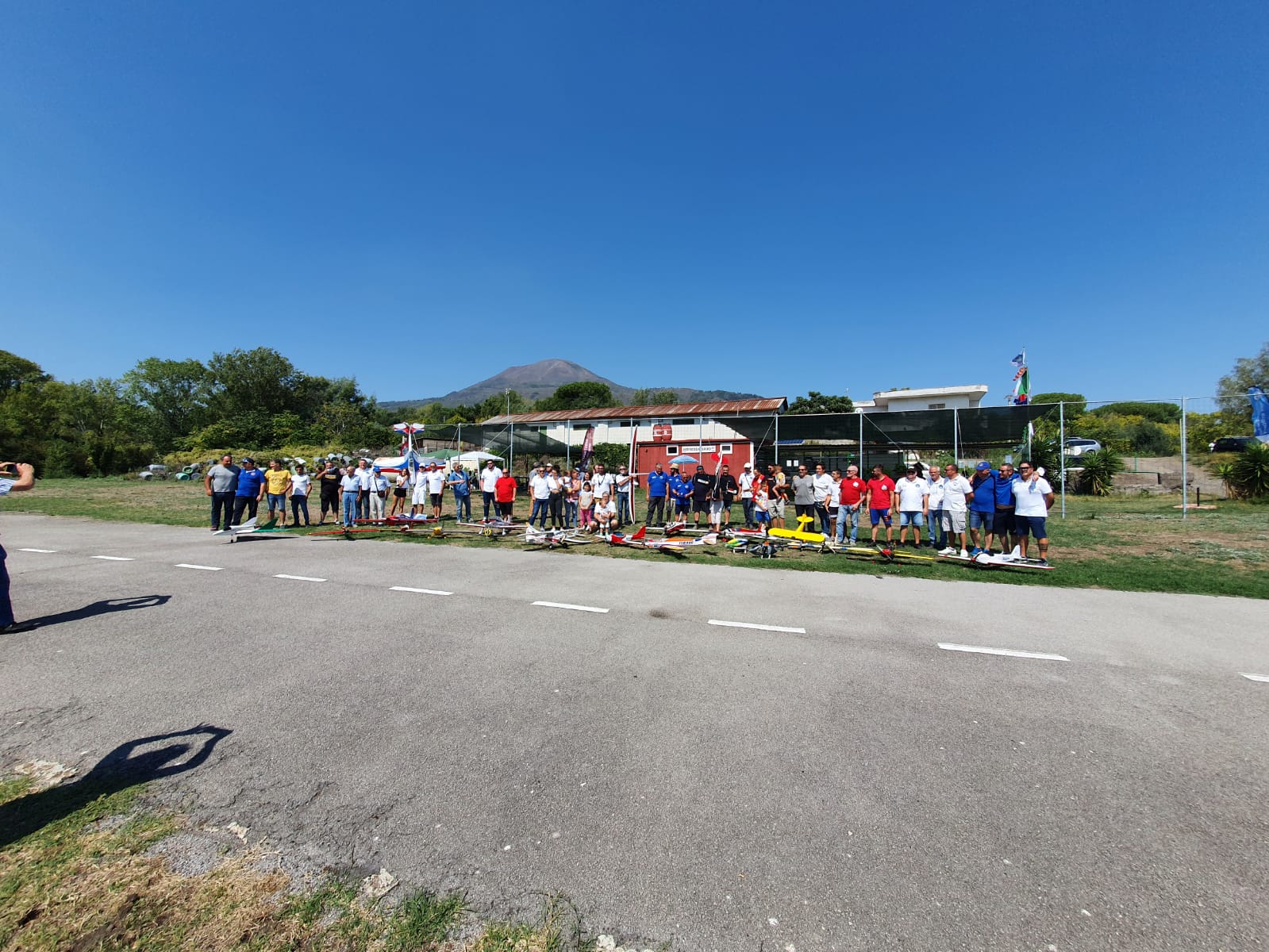 Terza edizione “Vintage Day”, successo sul campo di volo “Sirio” di Terzigno