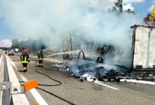 Flumeri| Tir in fiamme sull’A16, strada chiusa e veicoli in coda per diverse ore