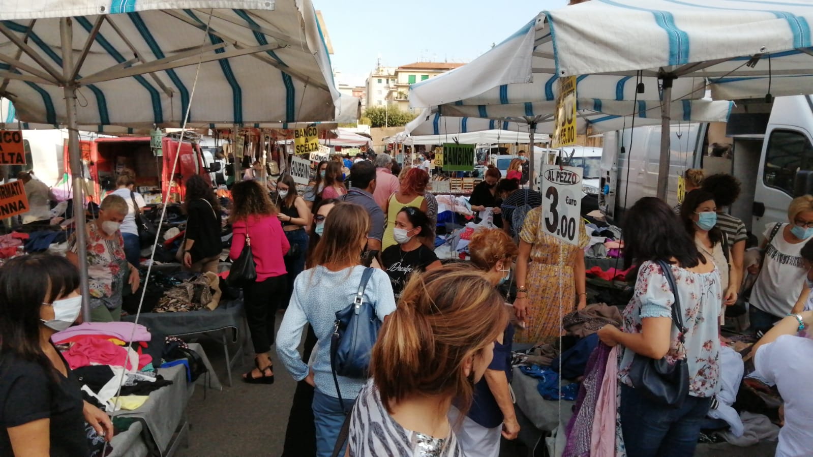 Allarme ambulanti: scomparsi 42mila mercati in dieci anni, “un pezzo d’Italia che rischia di sparire”