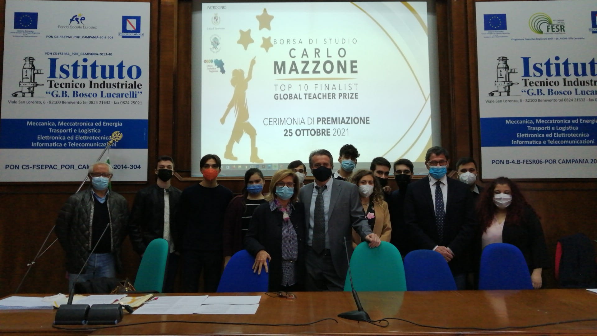 Dal “Global Teacher Prize” alle borse di studio: Mazzone premia undici studenti sanniti [FOTO]