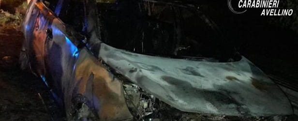 Aiello del Sabato| Auto data alle fiamme nella notte, paura in contrada Panicada