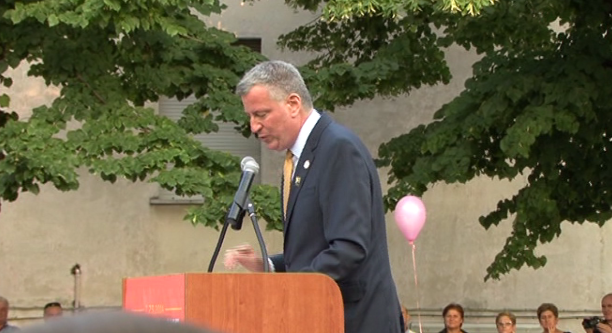 Bill De Blasio ritorna nella sua Sant’Agata De’ Goti