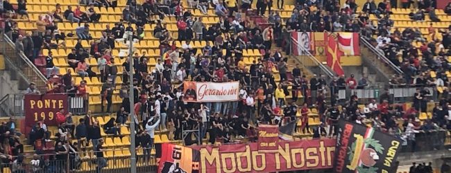 Benevento, il ricordo della Curva al tifosissimo Gerardo De Figlio