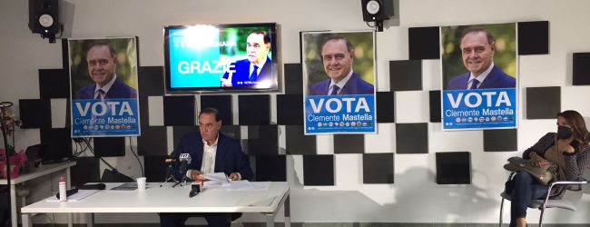 Verso il ballottaggio: Mastella in conferenza stampa replica a Perifano e Moretti