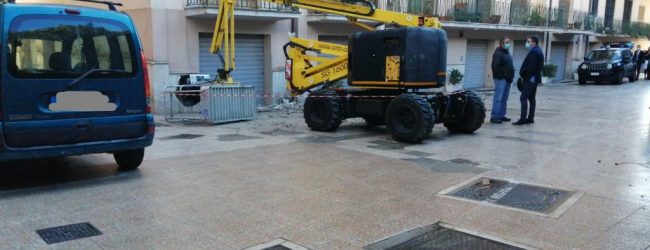 Alessandro, l’operaio coinvolto nell’incidente in viale degli Atlantici è deceduto, l’annuncio di Mastella