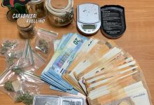Solofra| Spaccio di droga, 30enne denunciato: sequestrati cocaina, hashish, marijuana e 5.700 euro