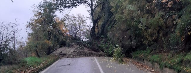 Tocco Caudio, frana lungo la Vitulanese: tratto chiuso