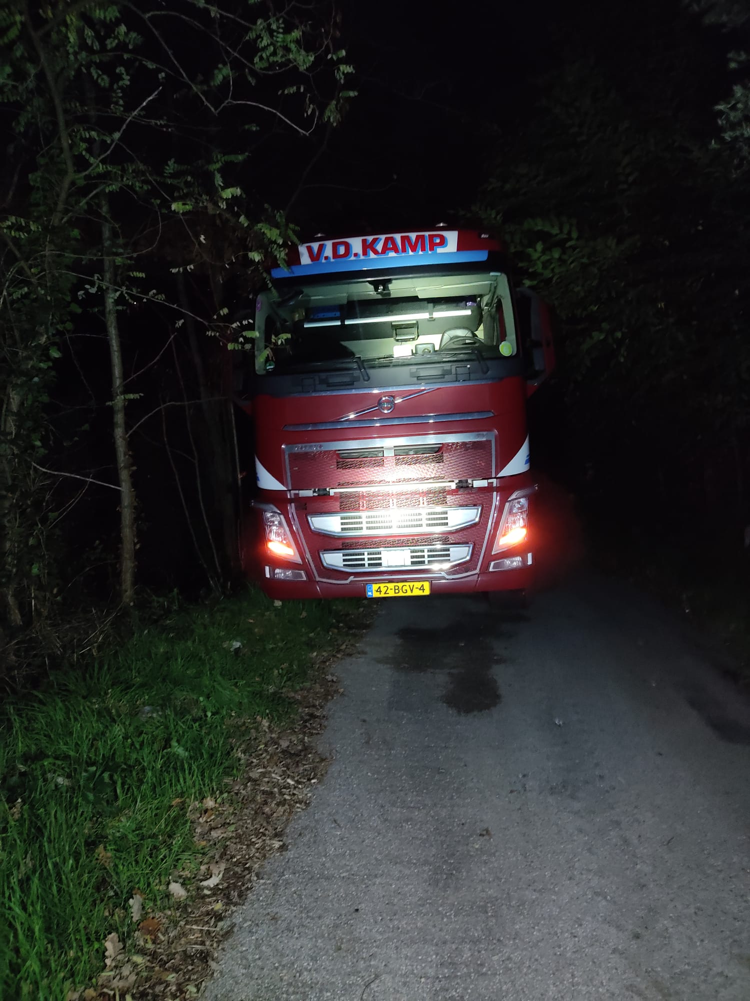 Autoarticolato si incastra su strada tra San Lorenzello e Faicchio