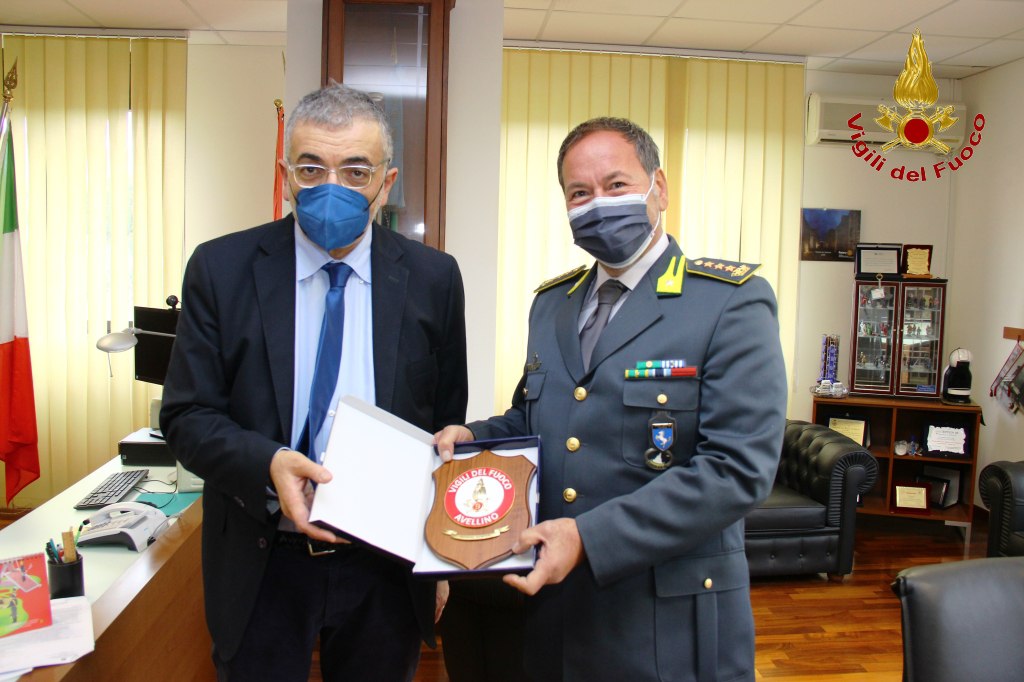 Avellino| Comando dei Vigili del Fuoco, il colonnello Minale fa visita al comandante Bellizzi