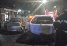 Benevento: in fiamme un auto, paura in centro