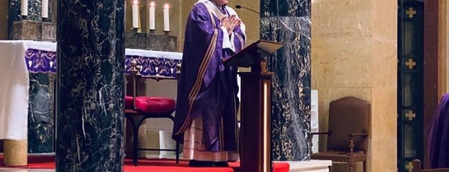 Don Nicola, Curia con le famiglie. Accrocca: chiarisca sua posizione