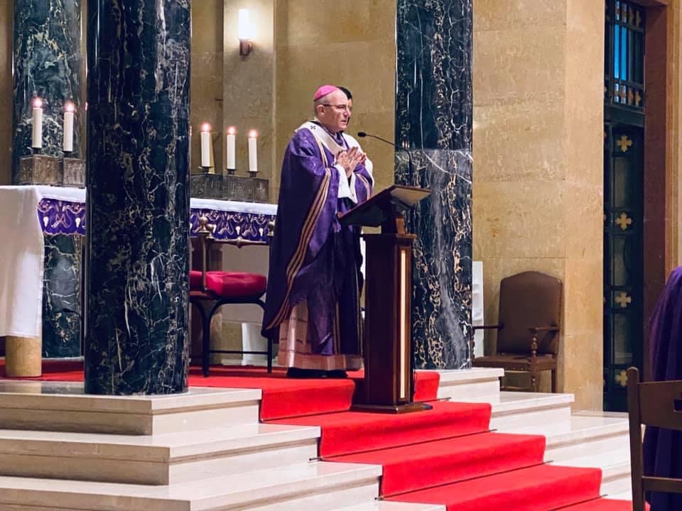 Don Nicola, Curia con le famiglie. Accrocca: chiarisca sua posizione