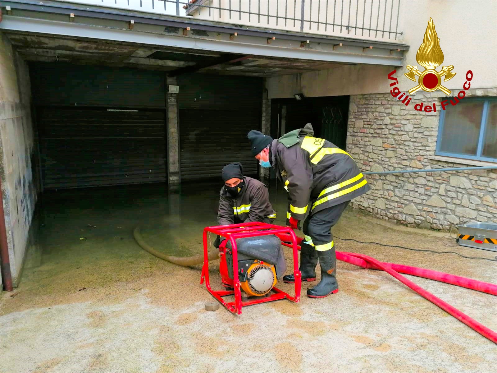 Pioggia e vento in Irpinia, 30 interventi di soccorso dei vigili del fuoco
