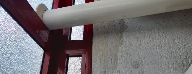 Piogge e infiltrazioni d’acqua nelle abitazioni di via Nuzzolo, la denuncia di Asia Usb