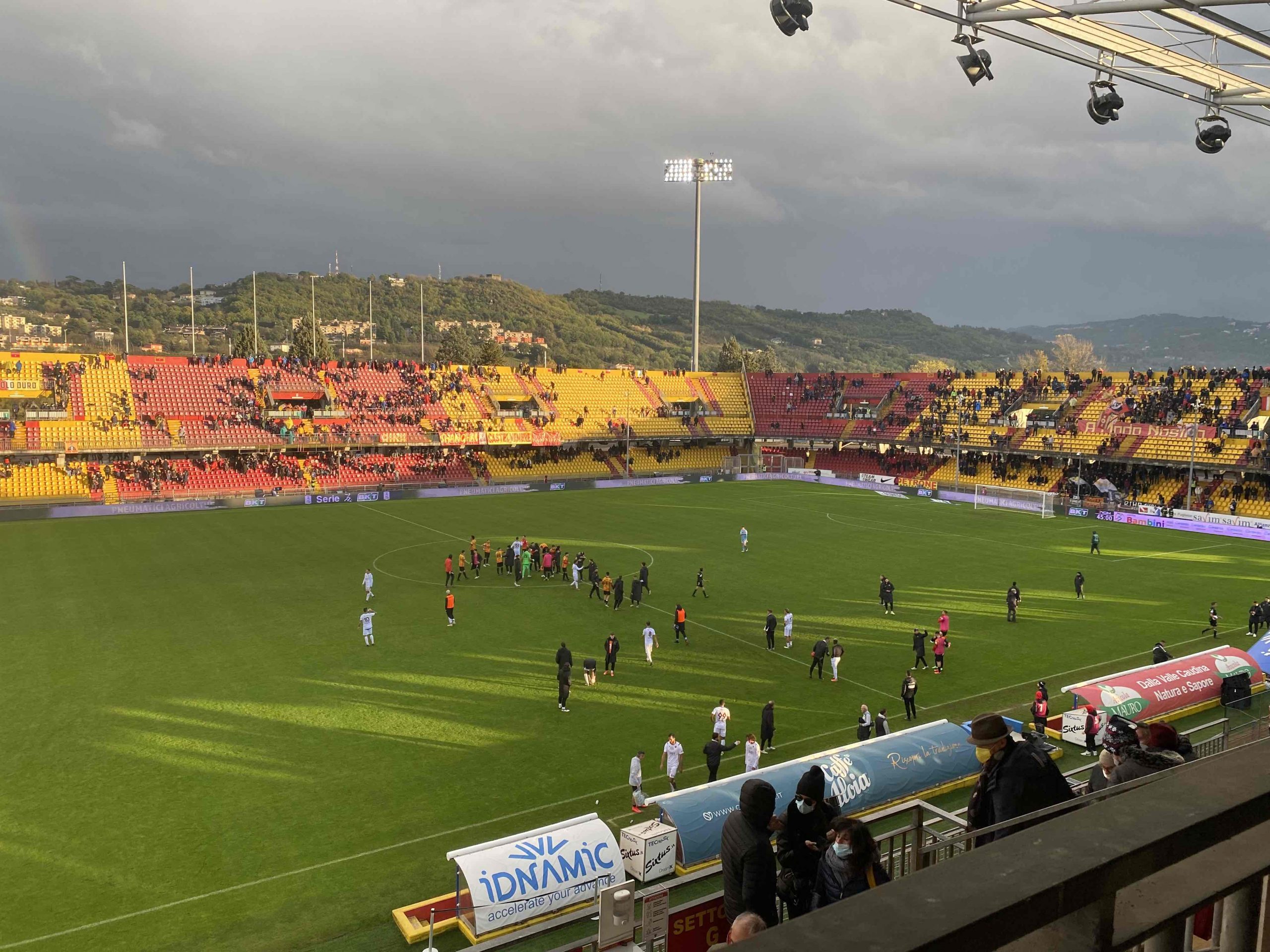 Il Benevento torna al successo: Viviani illumina la Strega. Poker alla Reggina