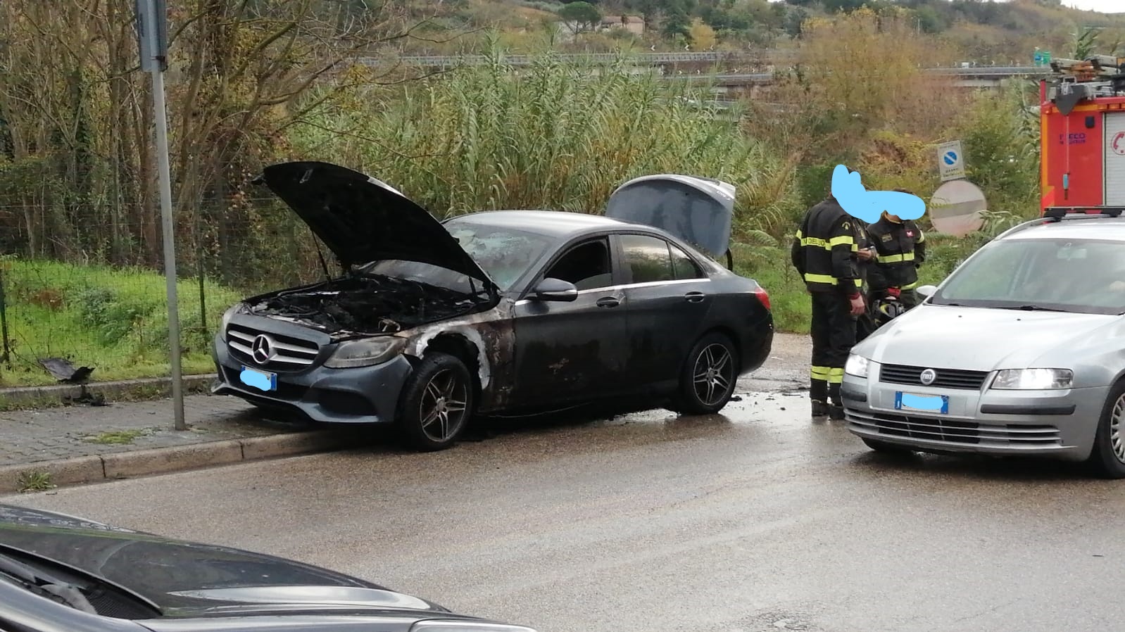 Benevento|Auto in fiamme in via Bachelet, spavento per un 60enne|