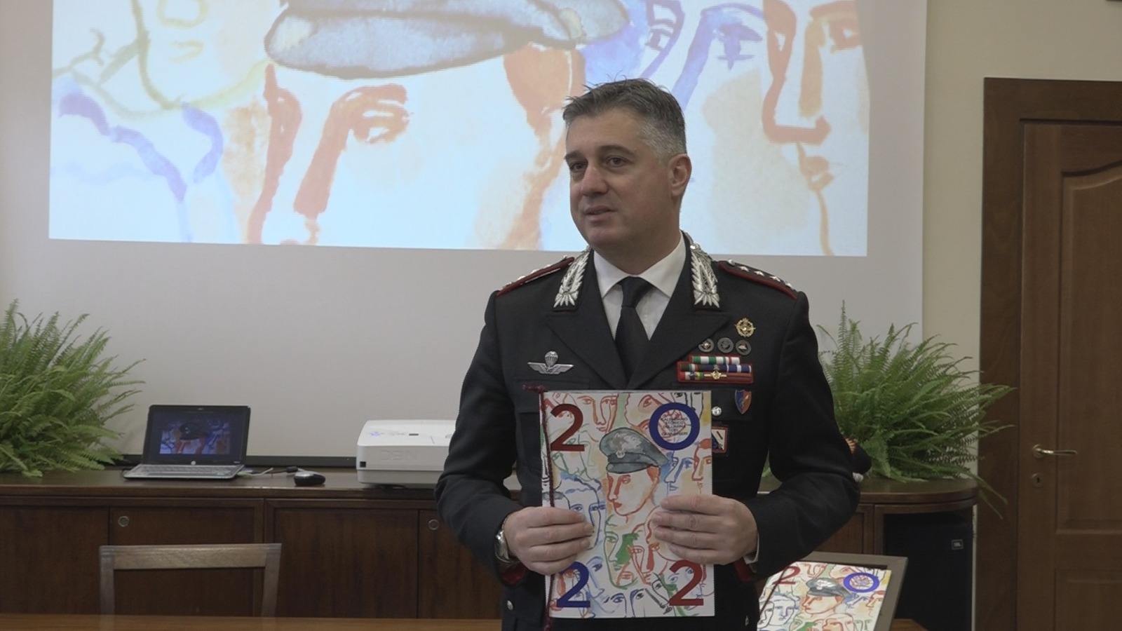 Avellino| Presentato al Comando provinciale il calendario storico dell’Arma dei Carabinieri 2022