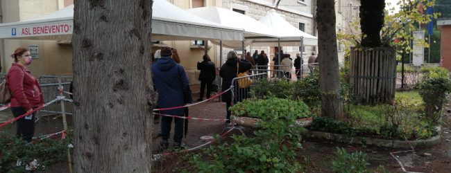 Covid, oggi 1000 vaccinazioni all’ex Caserma Pepicelli