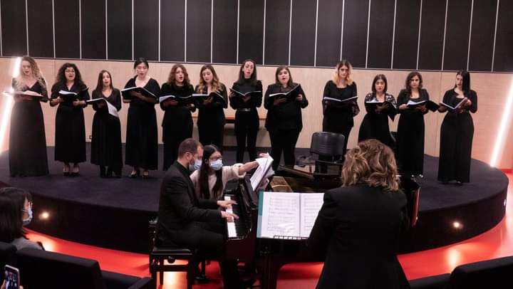 Avellino| Al Cimarosa “Canto di Natale” e omaggio a Dante con il coro femminile