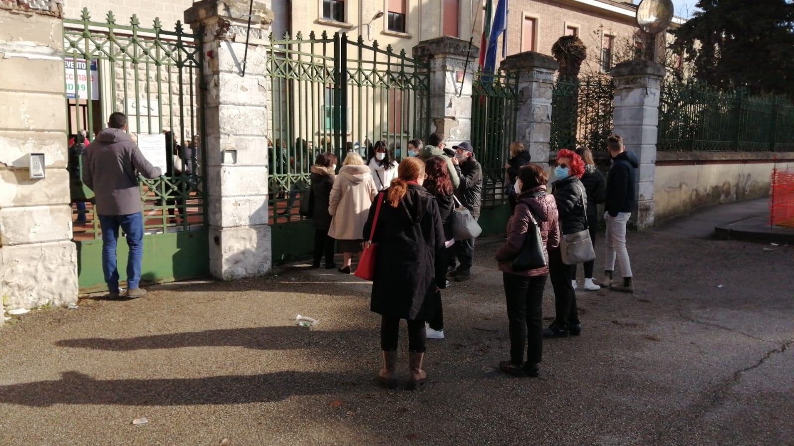 Sassi (Fdl Sannio): “Ieri alla Caserma Pepicelli cancelli chiusi già alle 10, disagi per tanti cittadini”