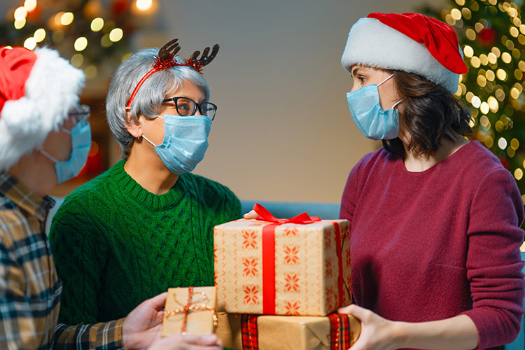 Natale, Coldiretti: festivita’ a casa per il 93% degli italiani