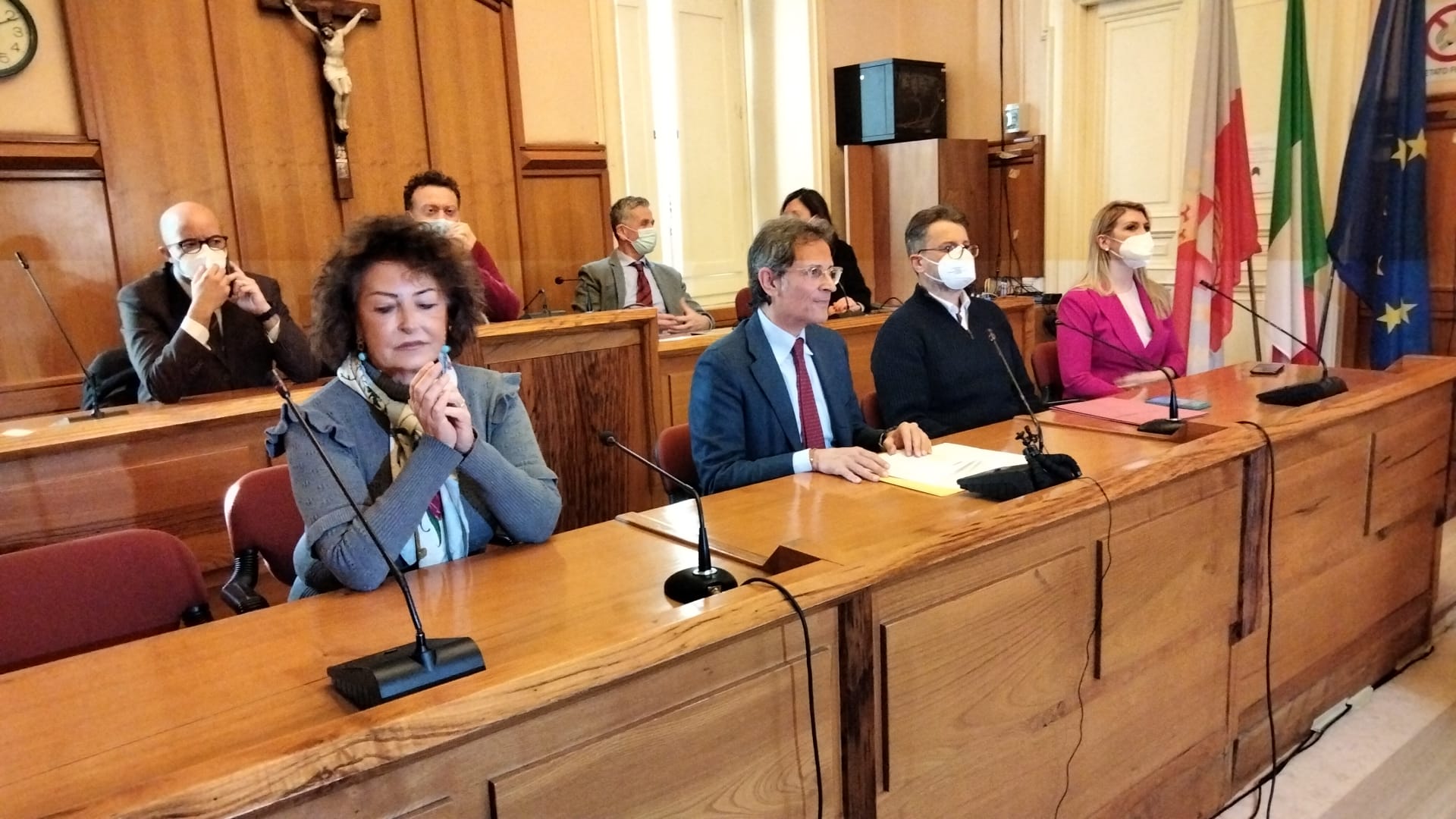 Via Saragat, transazione irregolare