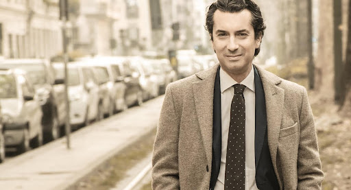 Eccezionale concerto del pianista Roberto Cominati che interpreta pagine di Händel, Bach e Chopin per i 50 anni del Conservatorio di Avellino