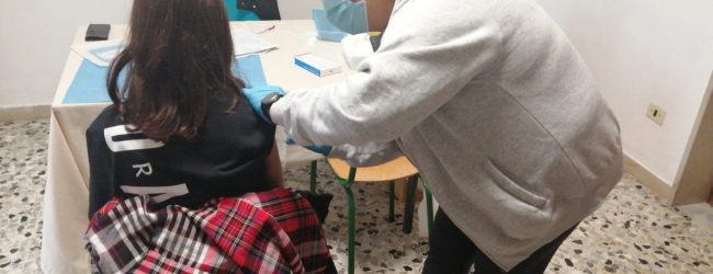 Domani open day senza prenotazione negli hub irpini: il numero di dosi a disposizione