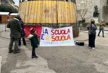 Benevento, scuole chiuse: genitori e opposizione in piazza