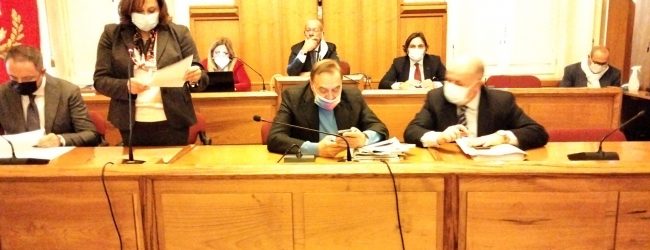 Benevento|Consiglio, l’opposizione fa saltare la discussione sui debiti. Linee programmatiche “minimaliste” del sindaco
