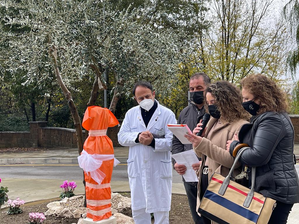 Avellino| Covid, al Moscati una messa e una pianta di ulivo per ricordare Chiara