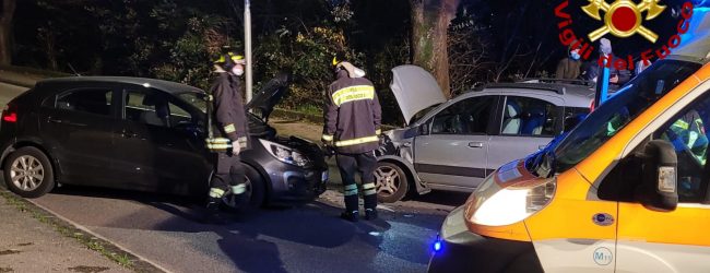 Avellino| Scontro tra due auto in via Rotondi: quattro ragazzi ferito, uno è in ospedale