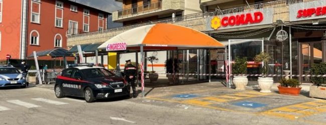 Rientra l’allarme bomba alla Conad di Avellino e Atripalda, gli artificieri bonificano i locali dei due supermercati