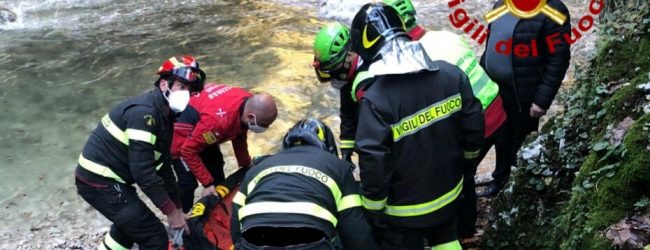 Montemarano| Anziano cade nel fiume Calore, salvato dai vigili del fuoco