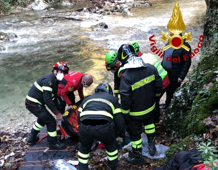 Montemarano| Anziano cade nel fiume Calore, salvato dai vigili del fuoco