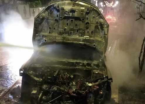 Sorbo Serpico| Auto in fiamme nella tarda serata di ieri, indagano in corso dei carabinieri