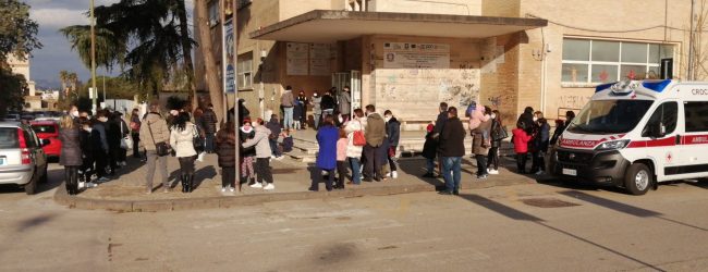 Benevento| La scuola “Mazzini” per un giorno si trasforma in hub vaccinale